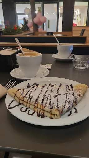 crepes y unos cafes